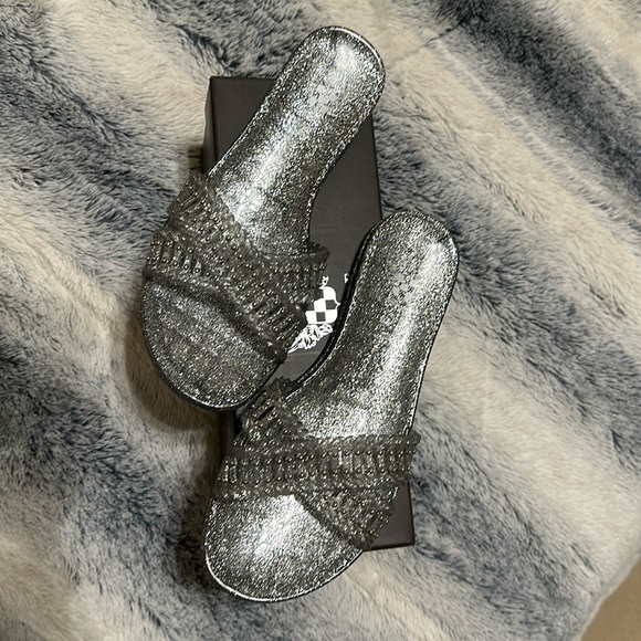Brand new never worn. Vince Camuto jelly sandal! - Picture 1 of 4